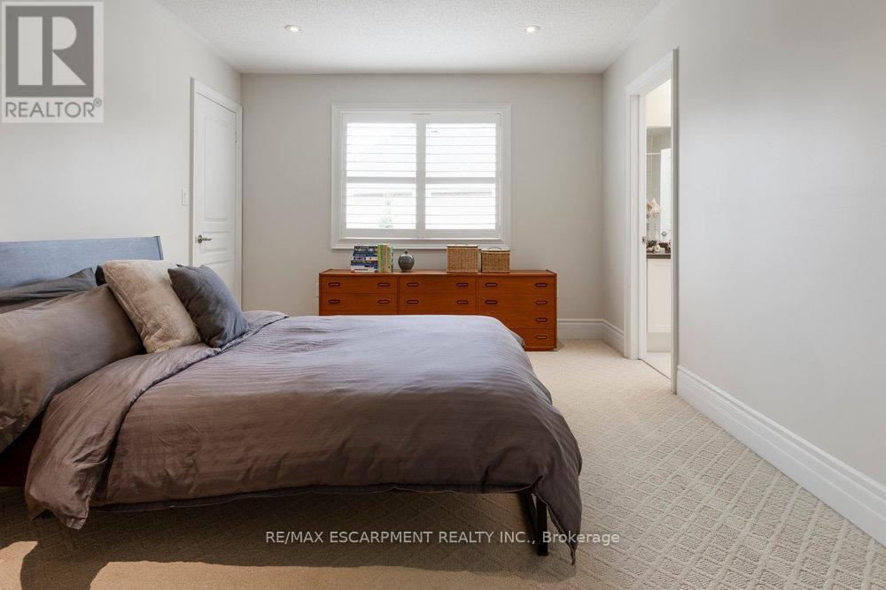 4212 Kane Crescent, Burlington, ON - Indoor Photo Showing Bedroom