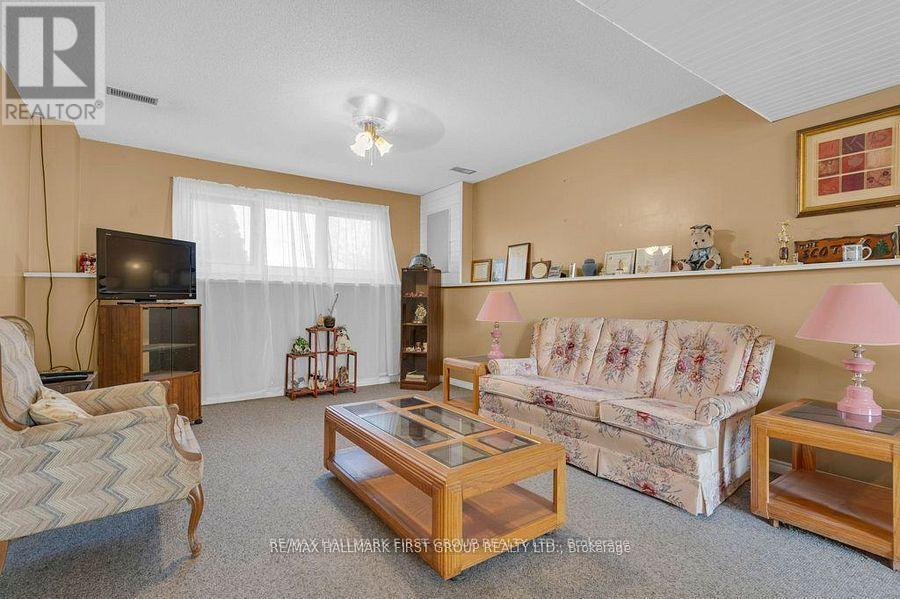 13239 Highway 62, Centre Hastings, ON - Indoor Photo Showing Living Room