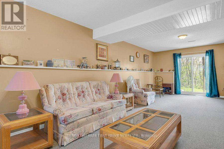 13239 Highway 62, Centre Hastings, ON - Indoor Photo Showing Living Room