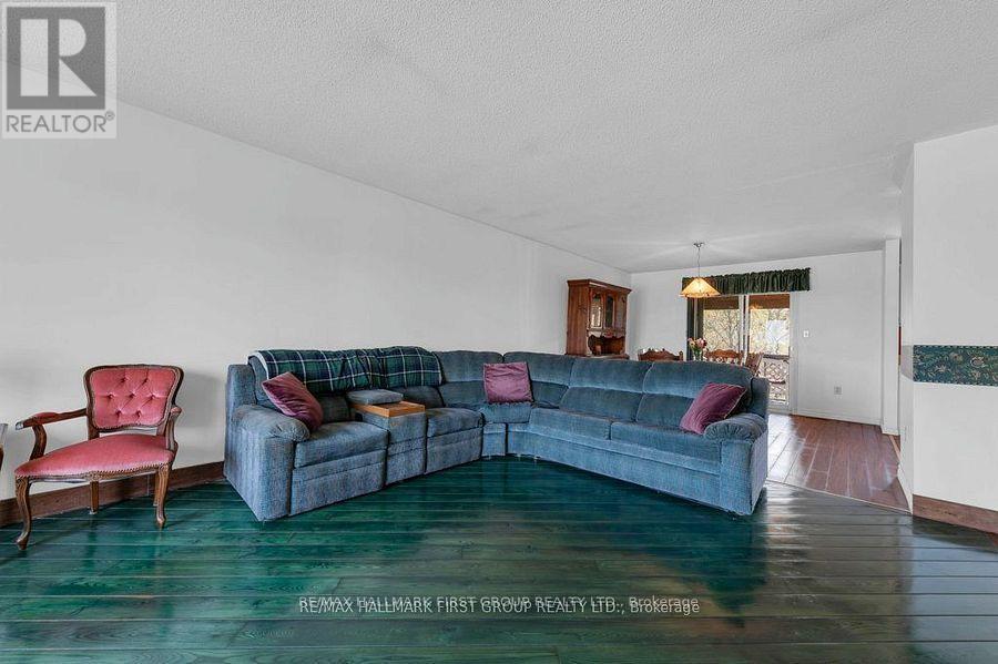 13239 Highway 62, Centre Hastings, ON - Indoor Photo Showing Living Room