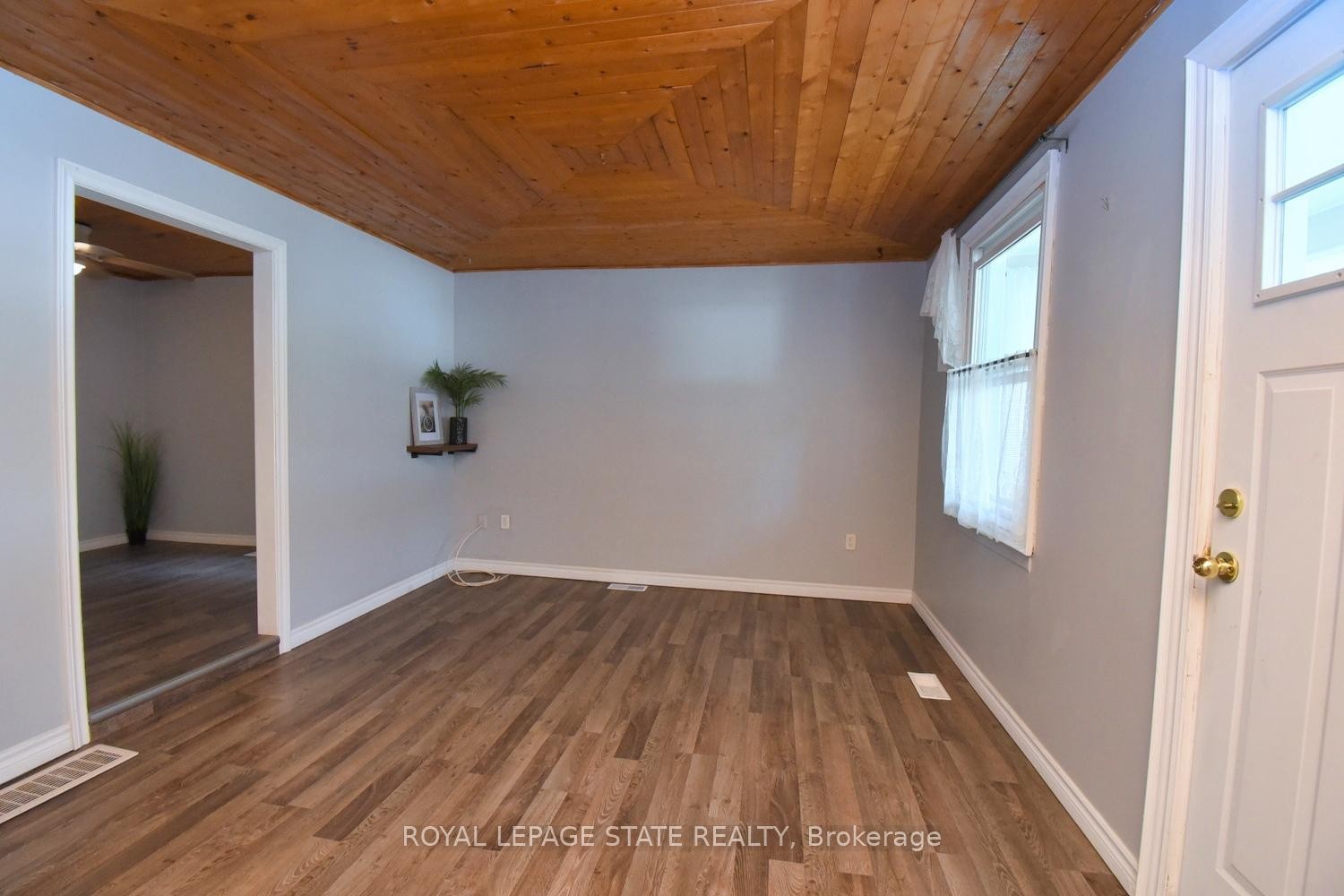 120 Clara Street, Thorold, ON - Indoor Photo Showing Other Room
