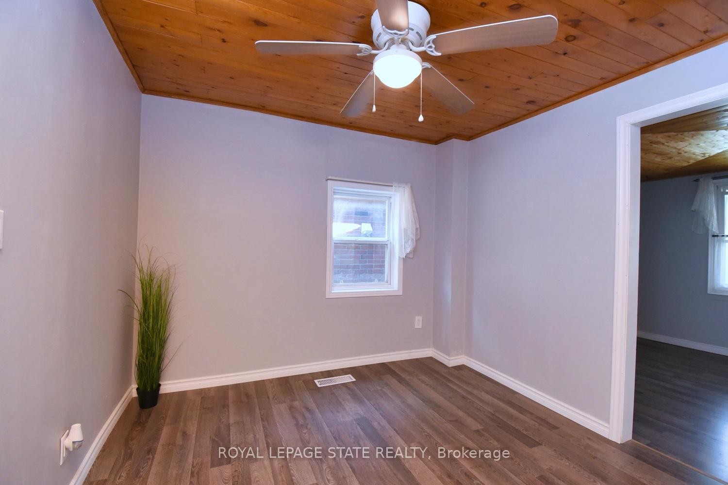 120 Clara Street, Thorold, ON - Indoor Photo Showing Other Room