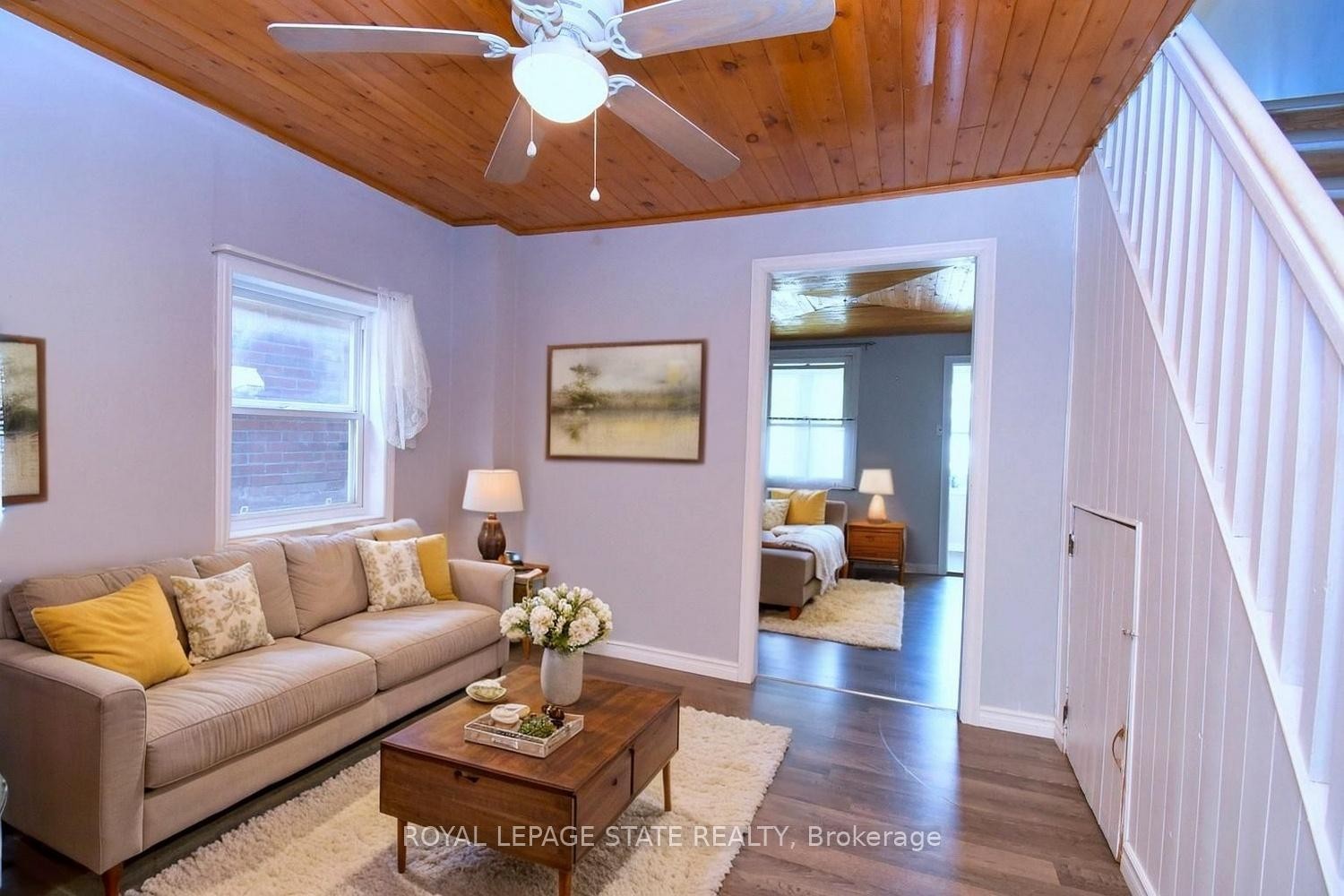 120 Clara Street, Thorold, ON - Indoor Photo Showing Living Room