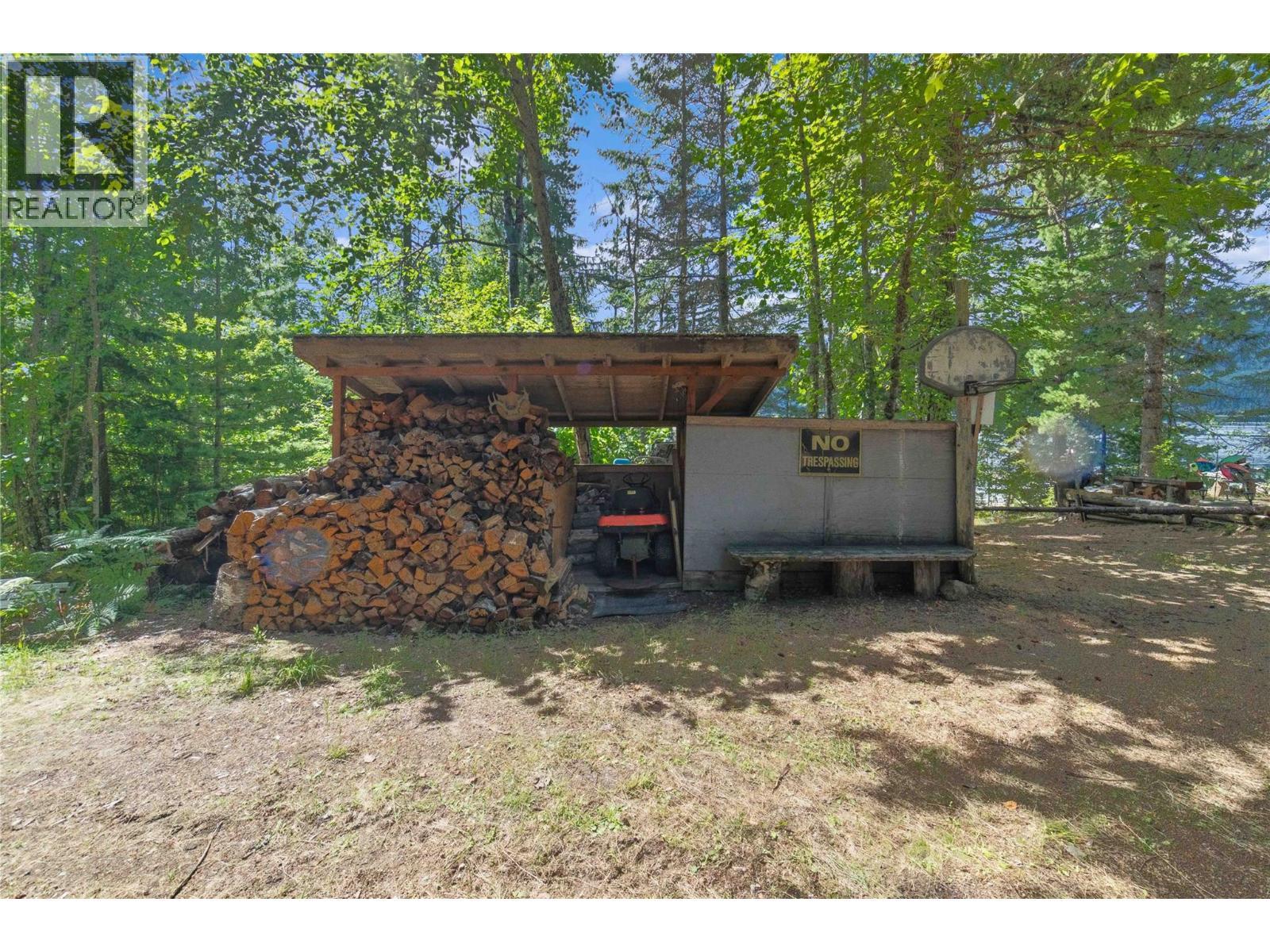 3 Queest N. Bay, Sicamous, BC - Outdoor