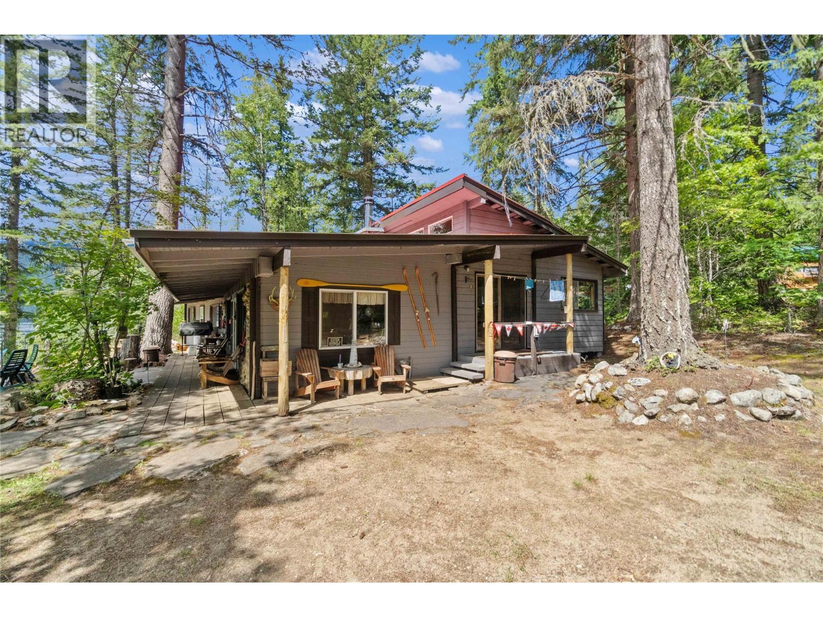 3 Queest N. Bay, Sicamous, BC - Outdoor