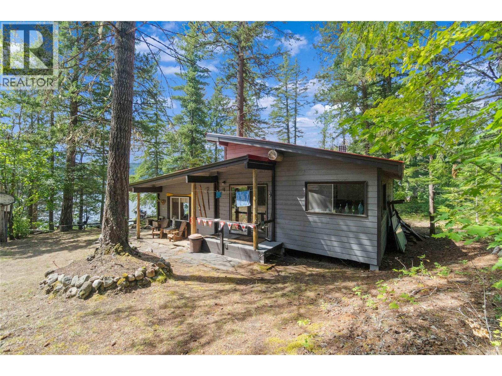 3 Queest N. Bay, Sicamous, BC - Outdoor