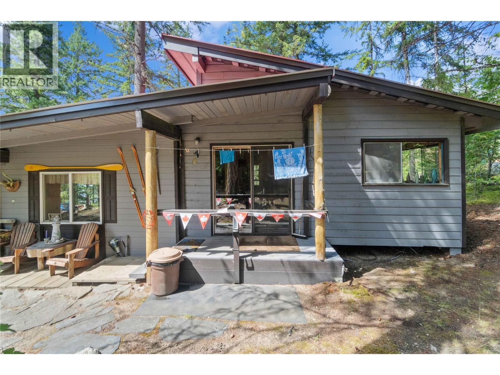 3 Queest N. Bay, Sicamous, BC - Outdoor