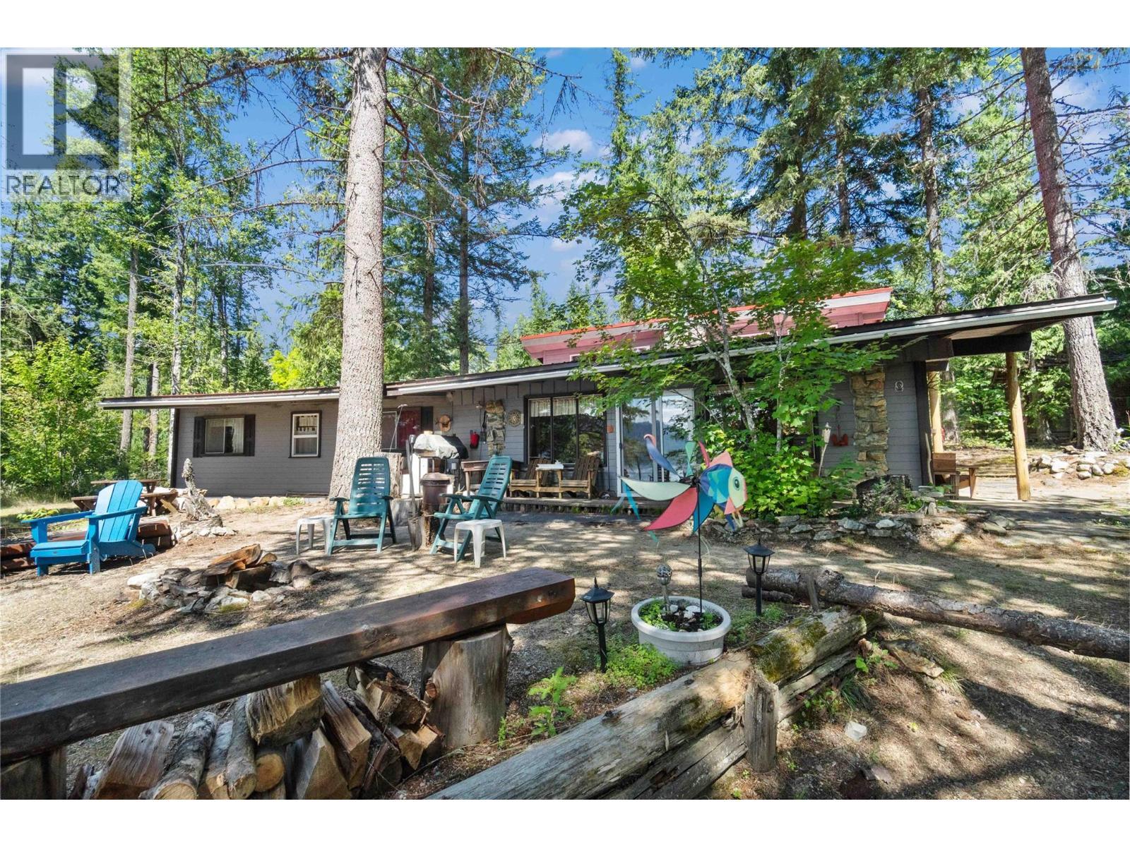 3 Queest N. Bay, Sicamous, BC - Outdoor