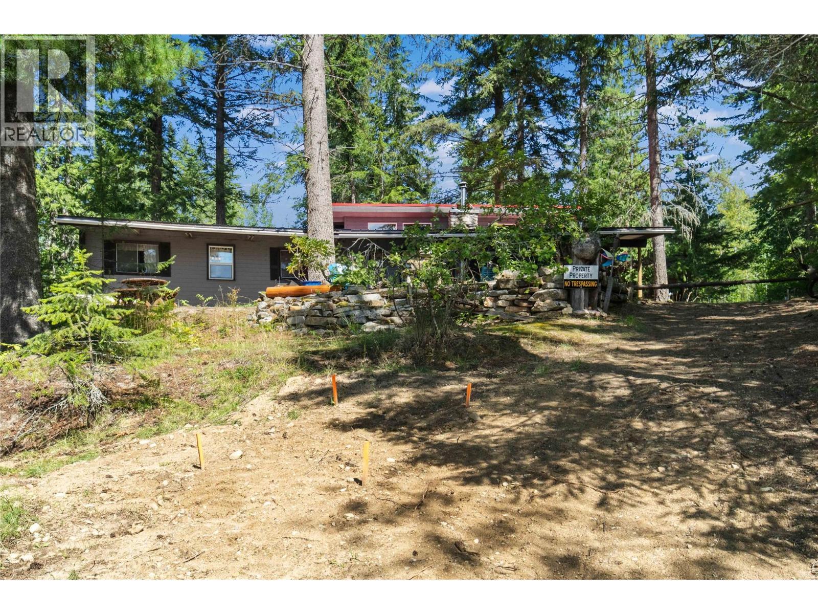 3 Queest N. Bay, Sicamous, BC - Outdoor