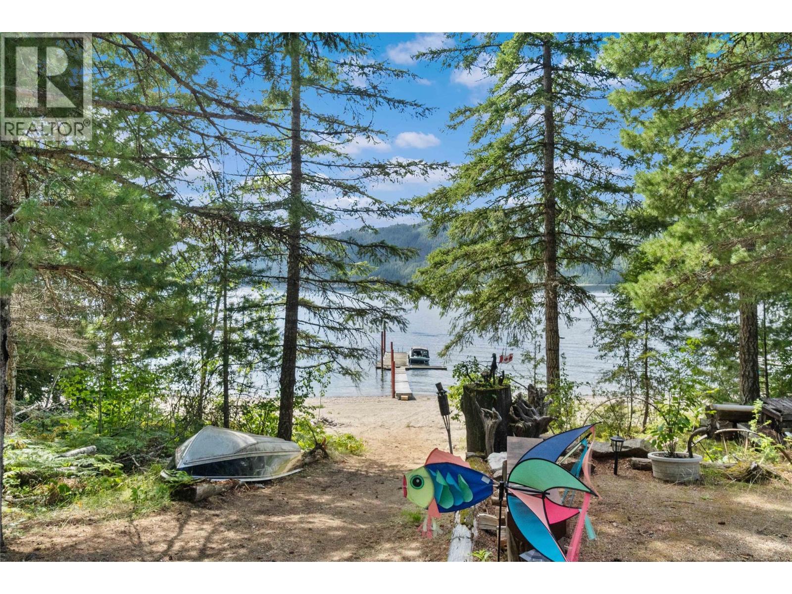 3 Queest N. Bay, Sicamous, BC - Outdoor