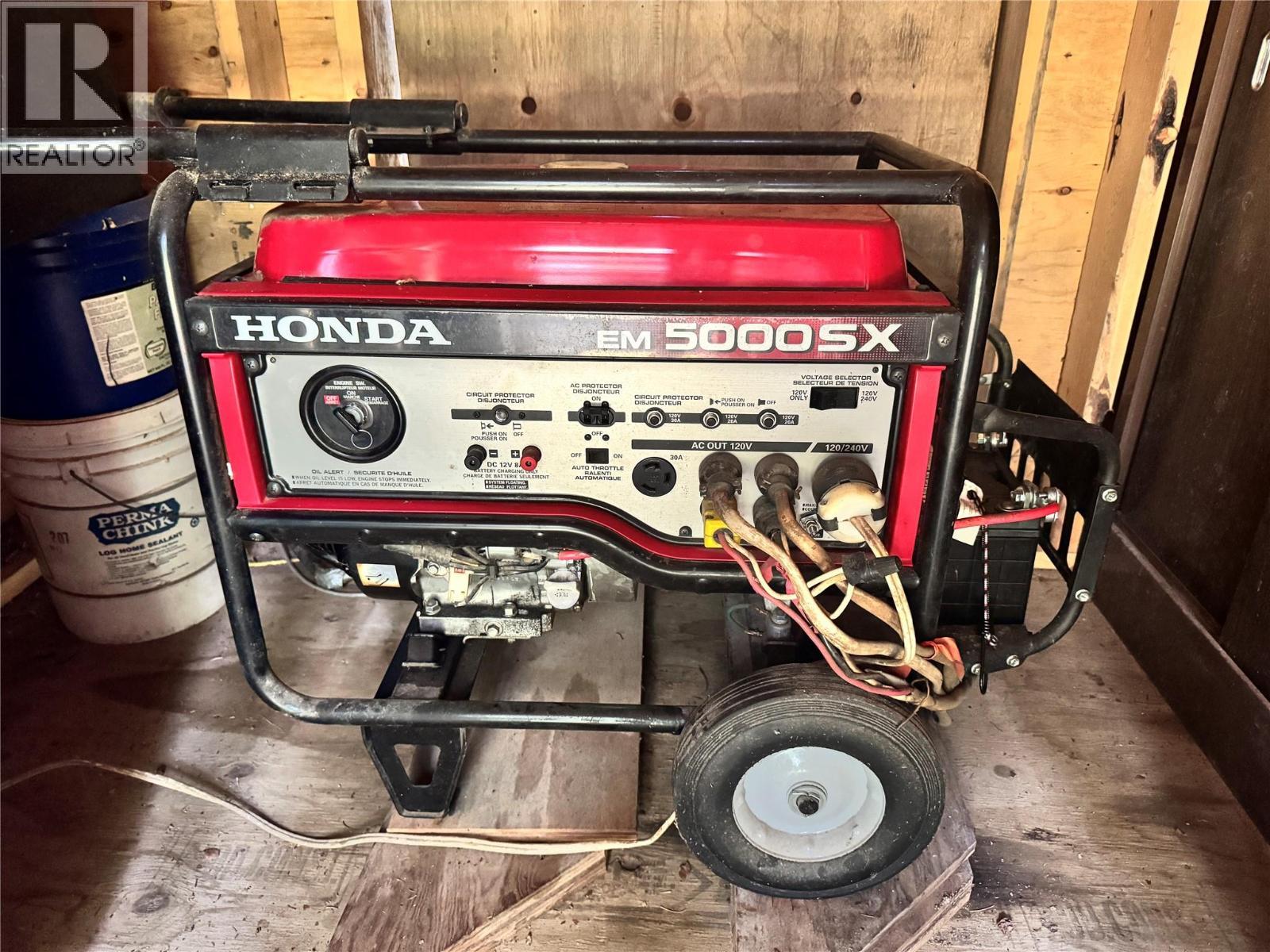 3 Queest N. Bay, Sicamous, BC - Indoor