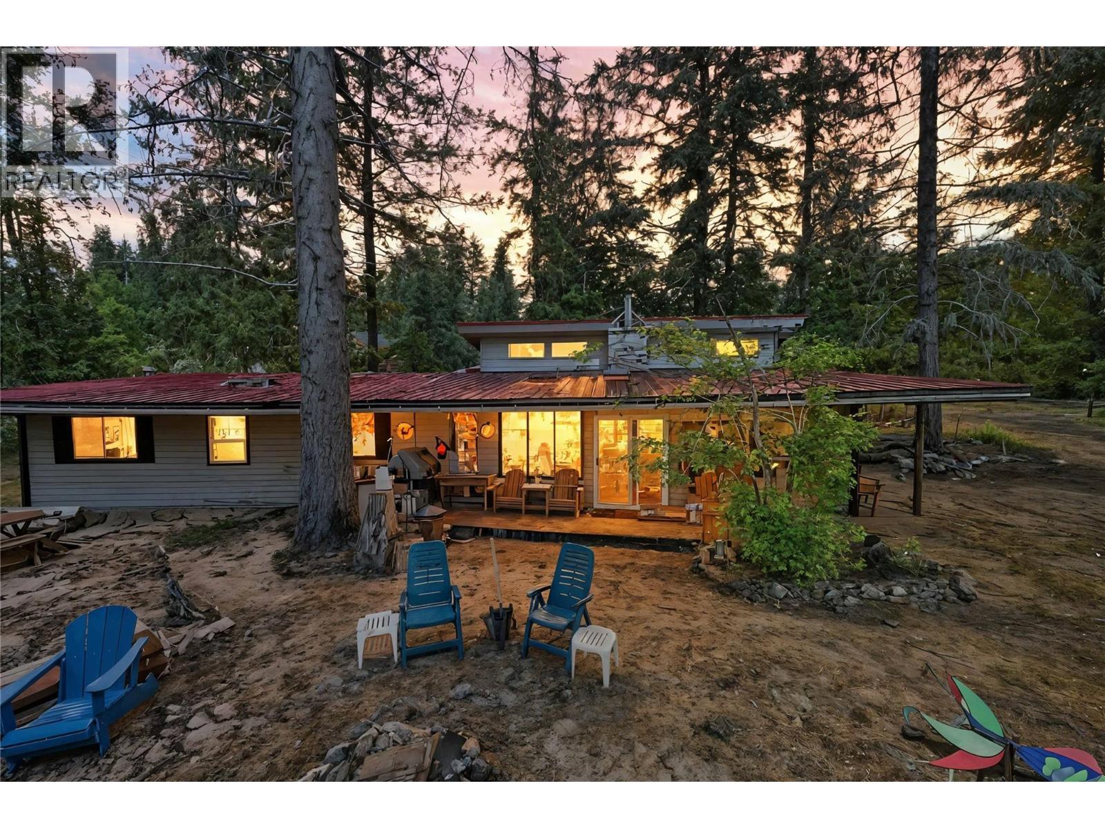 3 Queest N. Bay, Sicamous, BC - Outdoor