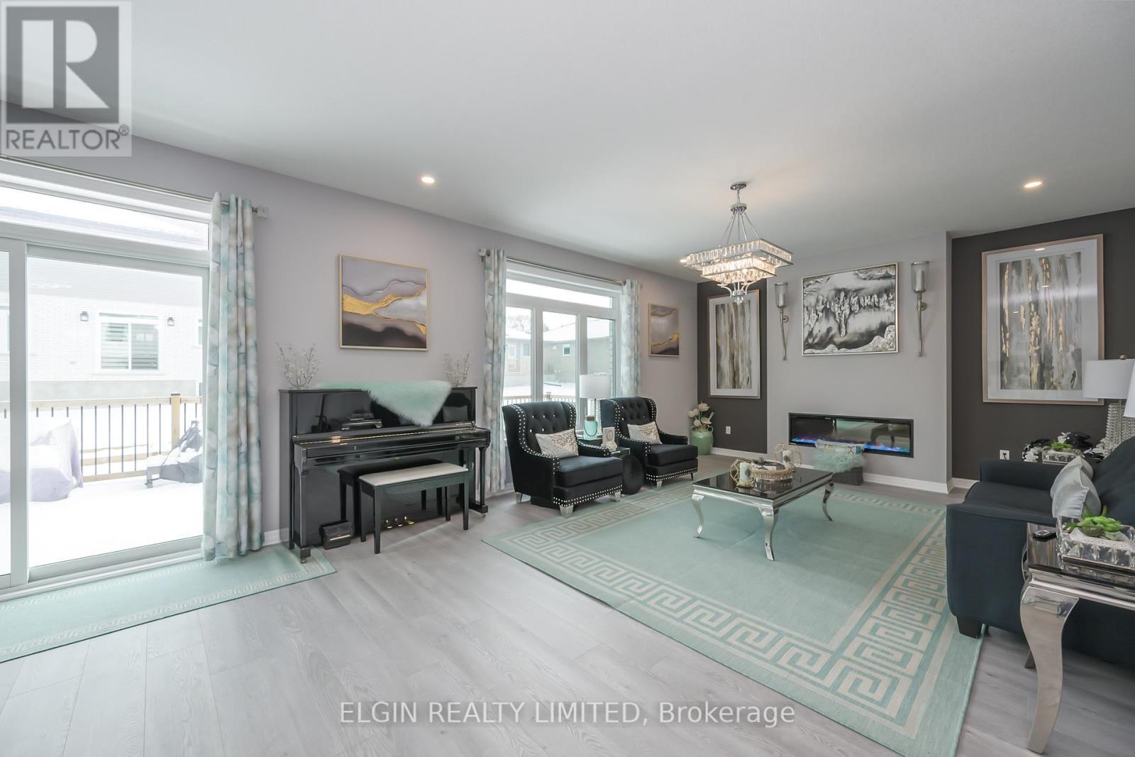 48 Snowy Owl Trail, Central Elgin, ON - Indoor Photo Showing Other Room