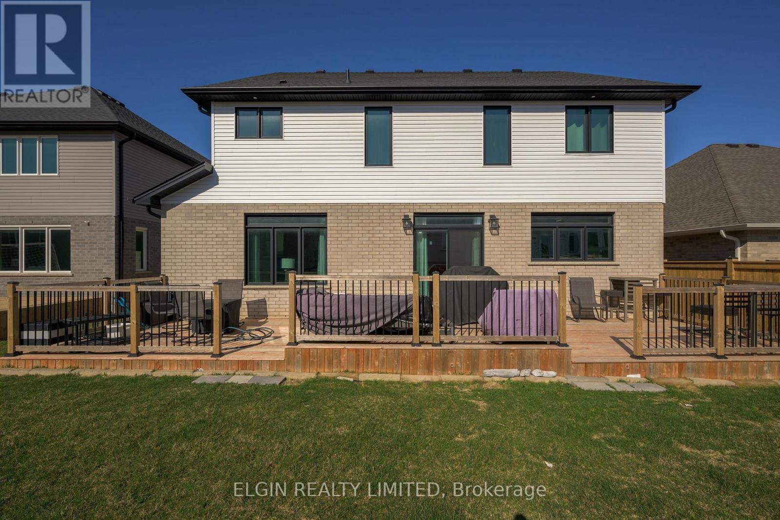 48 Snowy Owl Trail, Central Elgin, ON - Outdoor With Deck Patio Veranda