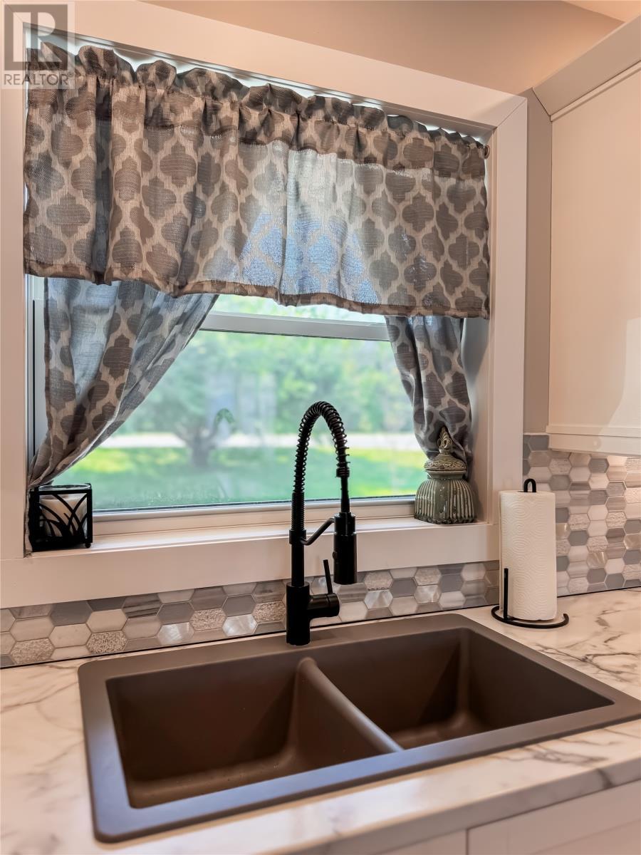 120 Pioneer Drive, Winterland, NL - Indoor Photo Showing Kitchen With Double Sink