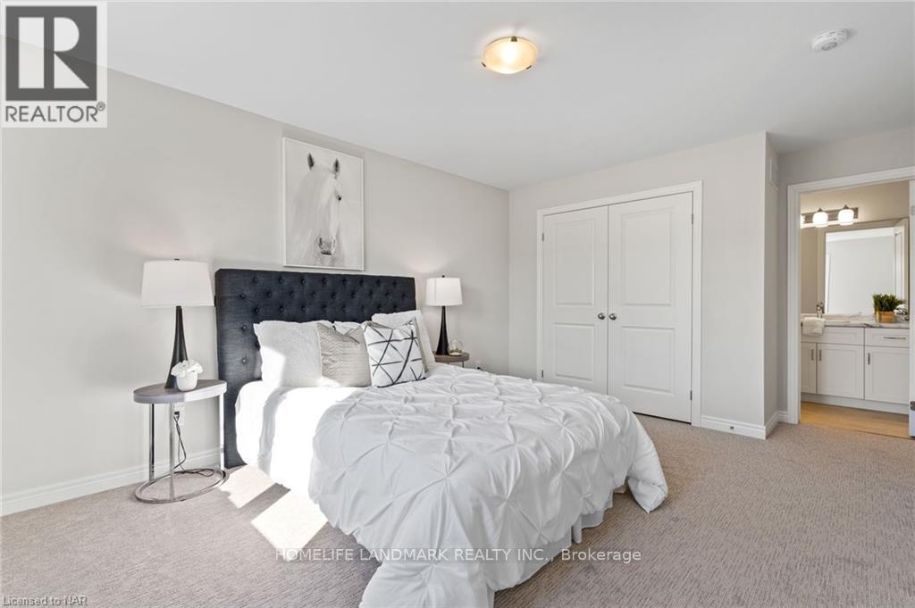 7129 Parsa Street, Niagara Falls, ON - Indoor Photo Showing Bedroom