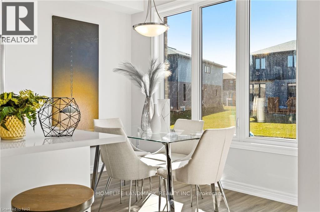 7129 Parsa Street, Niagara Falls, ON - Indoor Photo Showing Dining Room