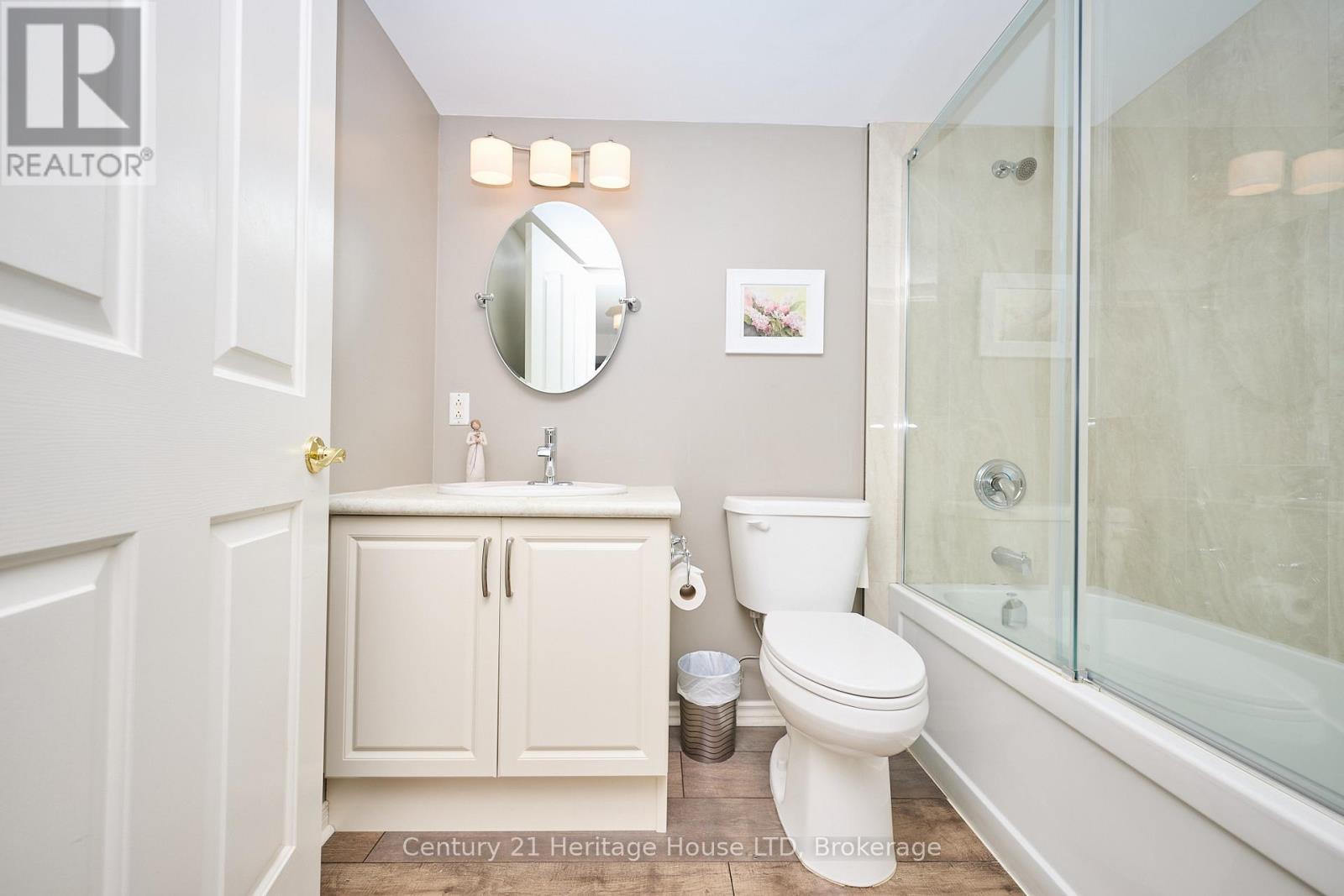 Bathroom 2 - 317 - 8111 Forest Glen Drive, Niagara Falls (Mt. Carmel), ON - Indoor Photo Showing Bathroom