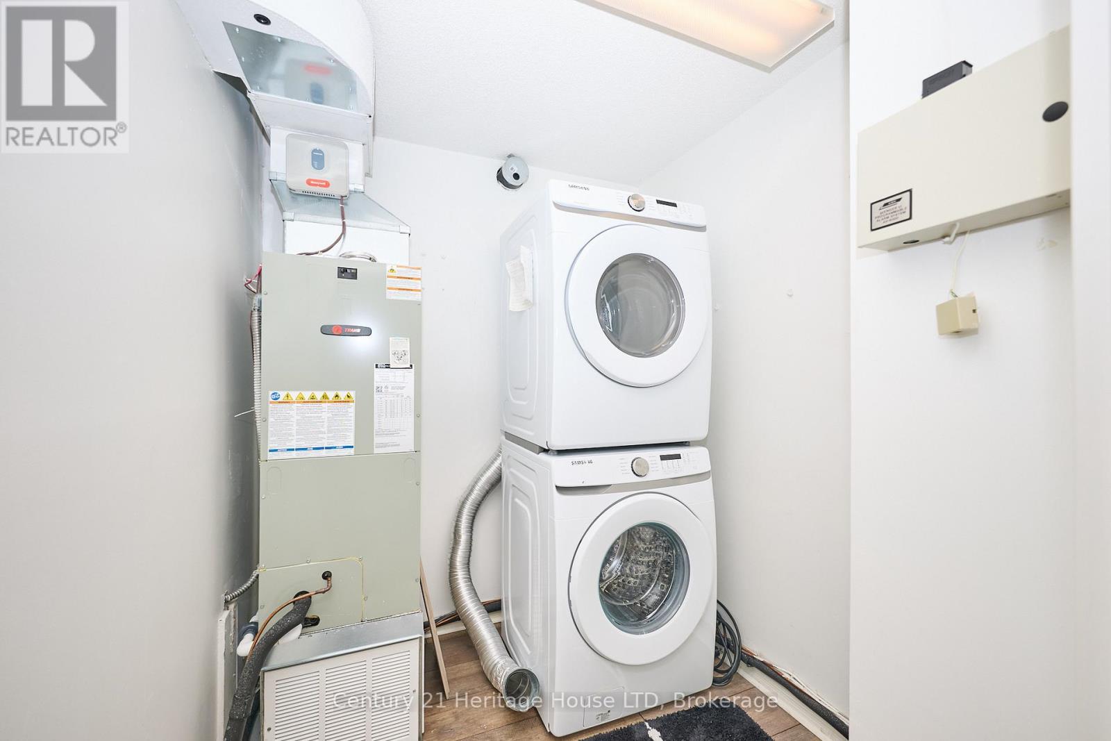 In Suite Laundry - 317 - 8111 Forest Glen Drive, Niagara Falls (Mt. Carmel), ON - Indoor Photo Showing Laundry Room