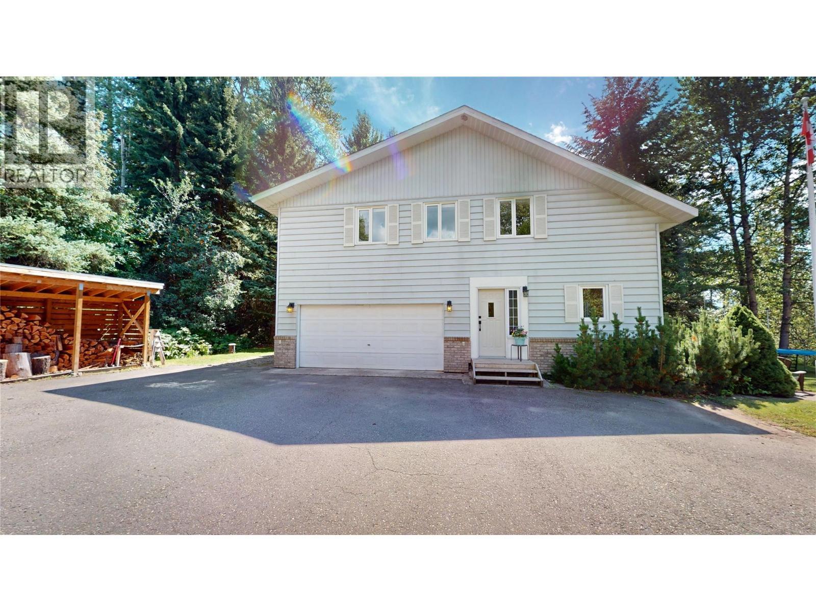 7392 8Th Avenue, Hosmer, BC - Outdoor