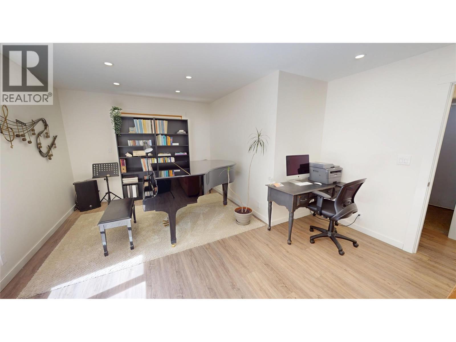 7392 8Th Avenue, Hosmer, BC - Indoor