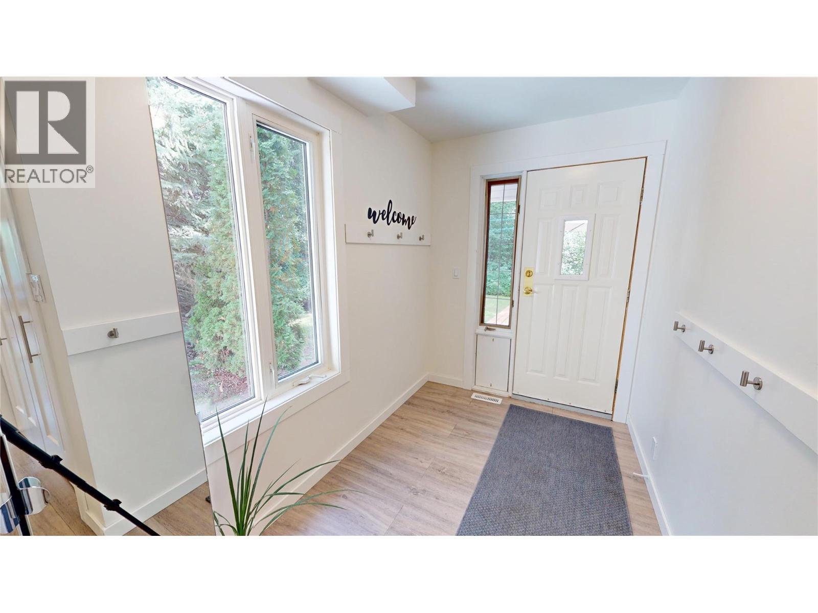 7392 8Th Avenue, Hosmer, BC - Indoor Photo Showing Other Room