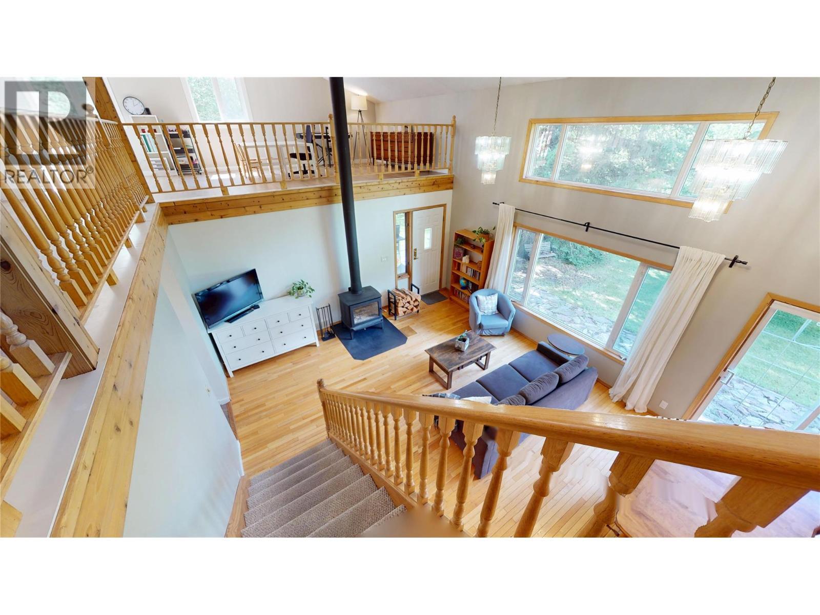 7392 8Th Avenue, Hosmer, BC - Indoor Photo Showing Other Room