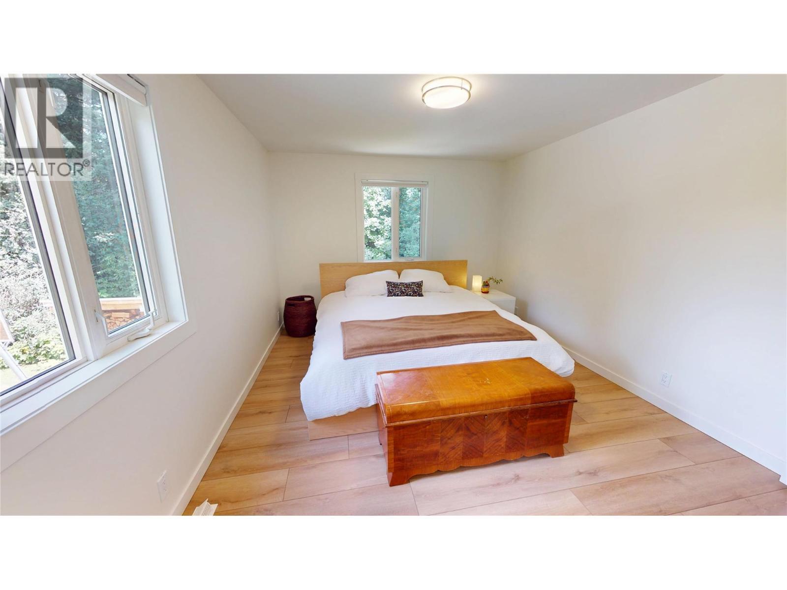 7392 8Th Avenue, Hosmer, BC - Indoor Photo Showing Other Room