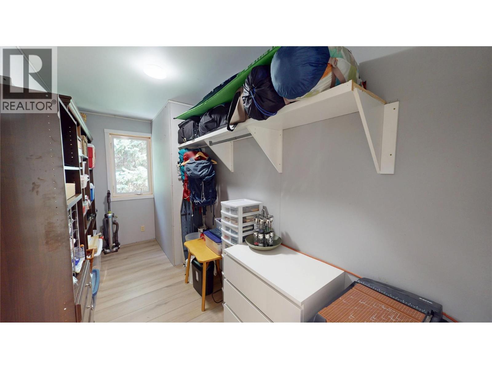 7392 8Th Avenue, Hosmer, BC - Indoor