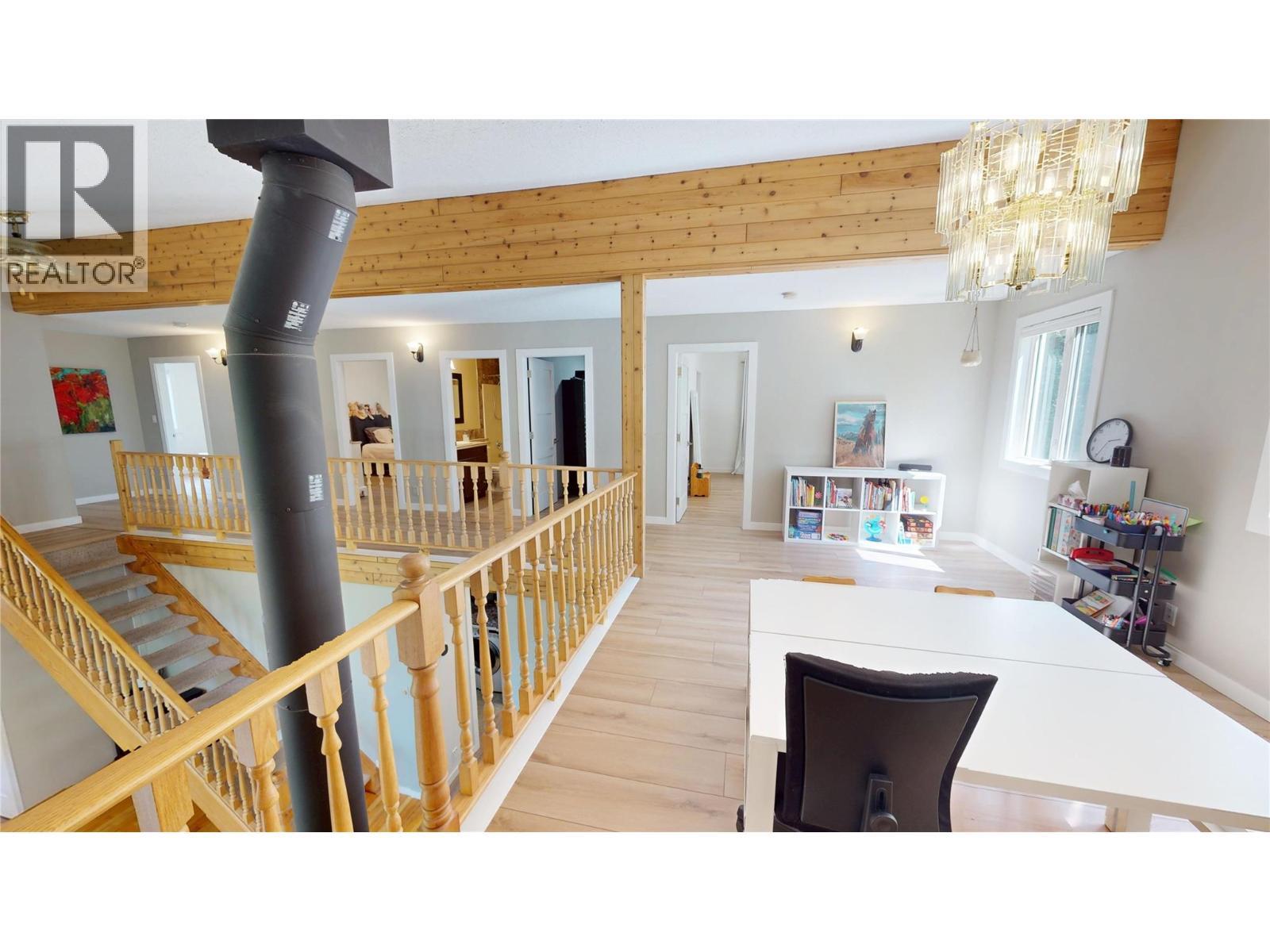 7392 8Th Avenue, Hosmer, BC - Indoor Photo Showing Other Room