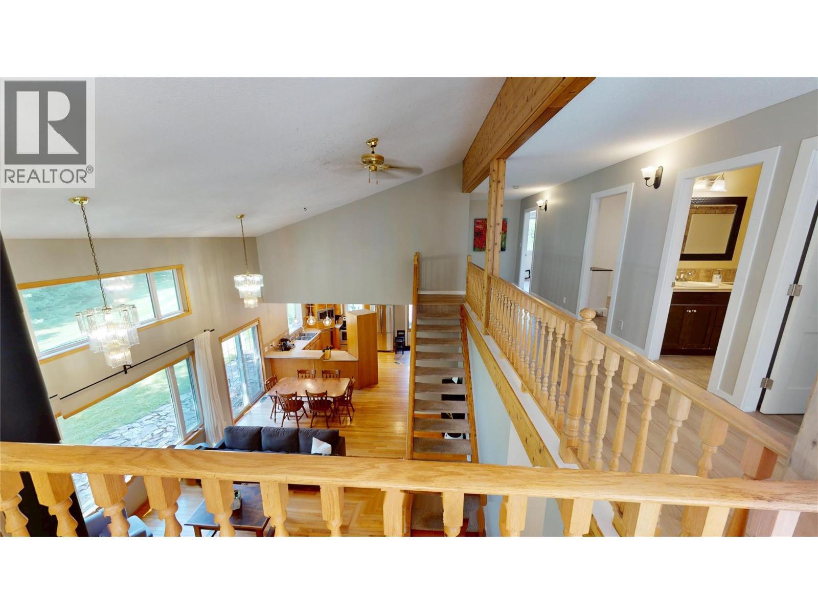 7392 8Th Avenue, Hosmer, BC - Indoor Photo Showing Other Room