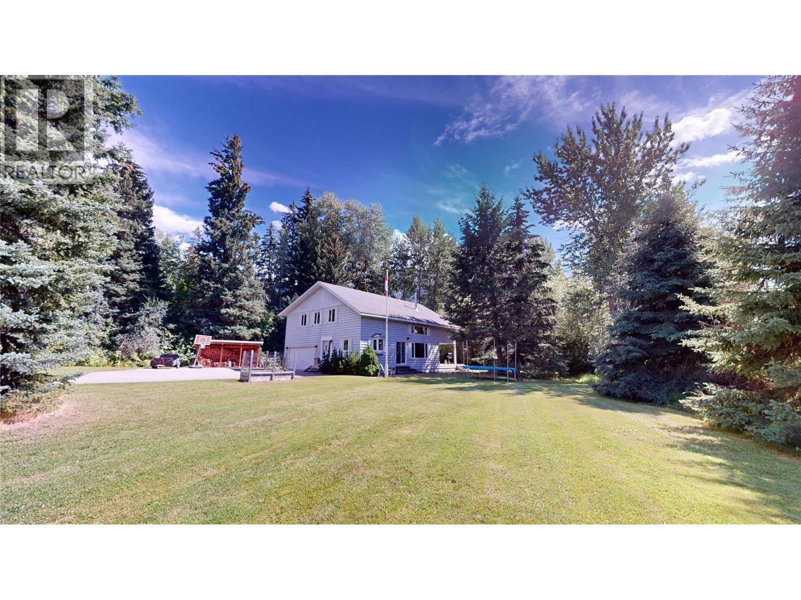 7392 8Th Avenue, Hosmer, BC - Outdoor