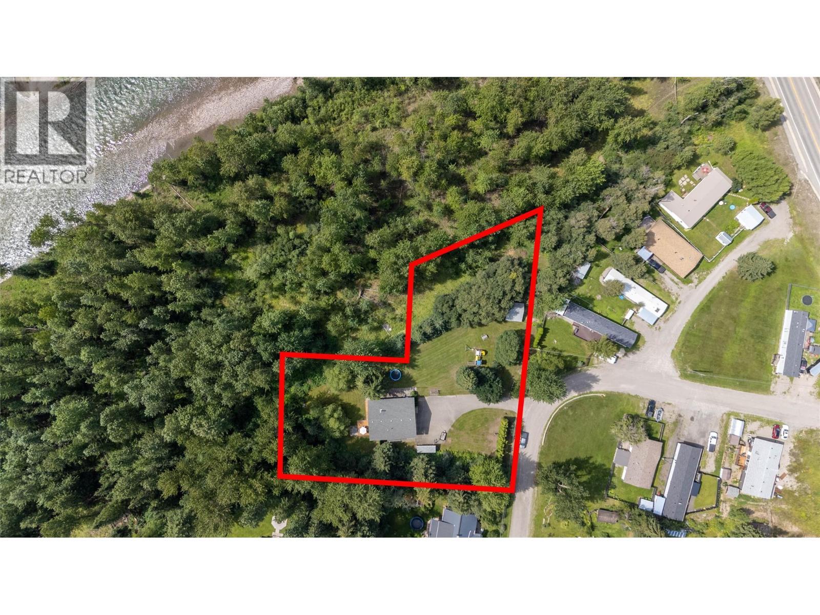 7392 8Th Avenue, Hosmer, BC - With View