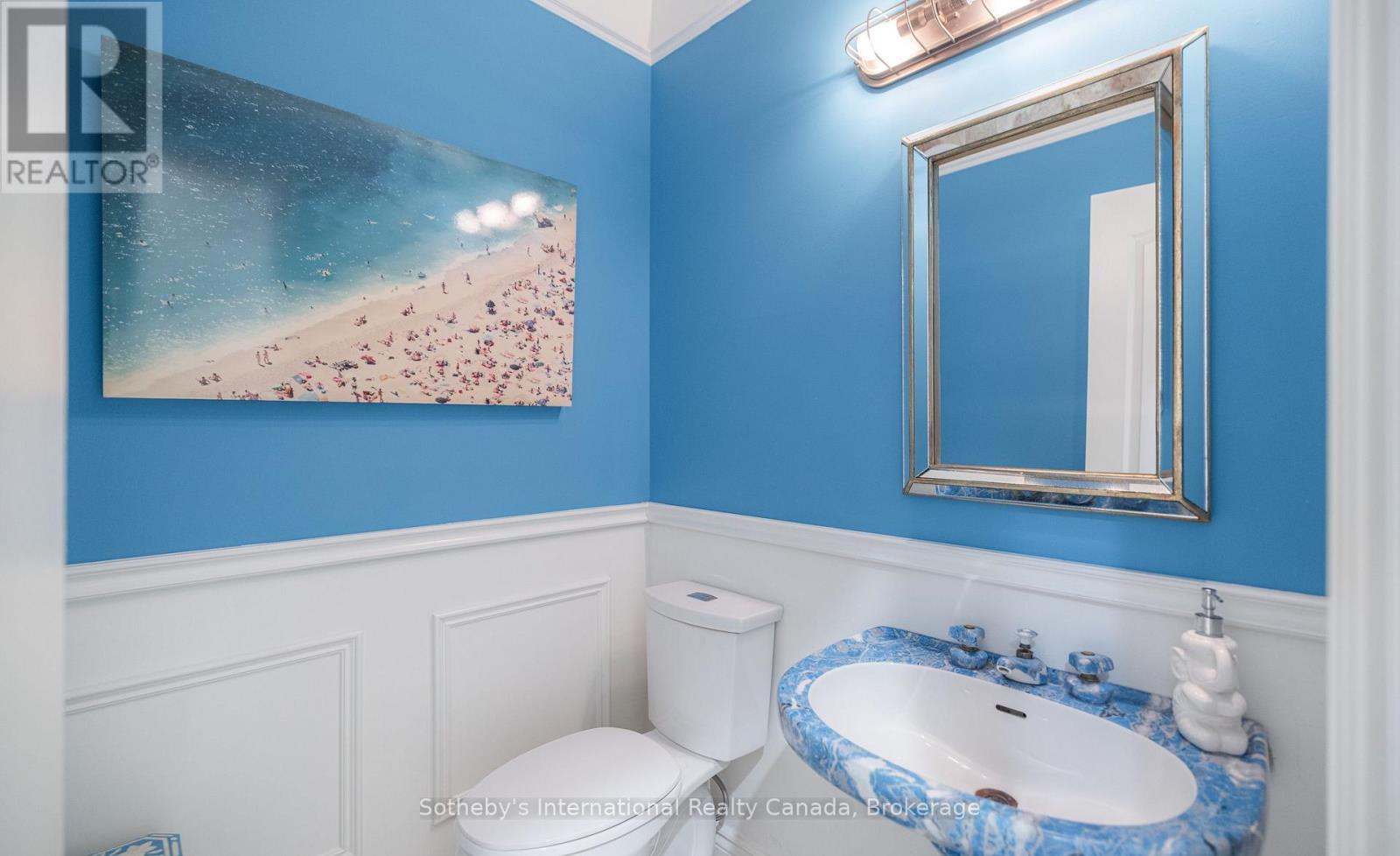 33 Edgecombe Terrace, Springwater, ON - Indoor Photo Showing Bathroom