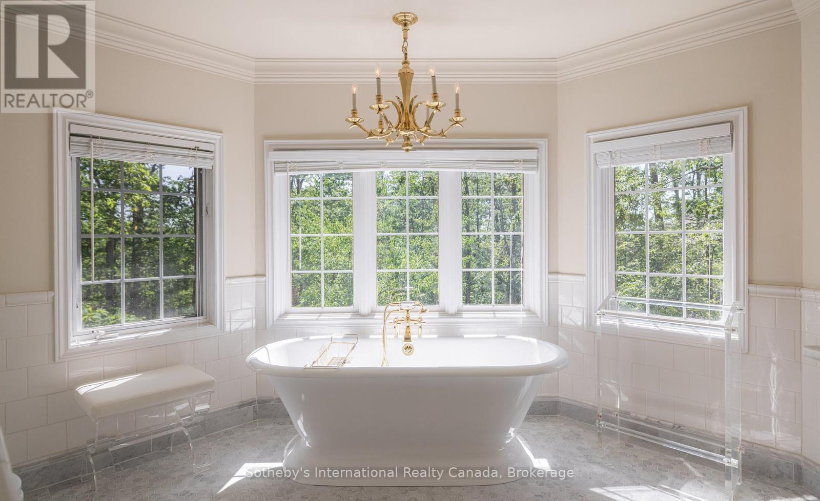 33 Edgecombe Terrace, Springwater, ON - Indoor Photo Showing Bathroom
