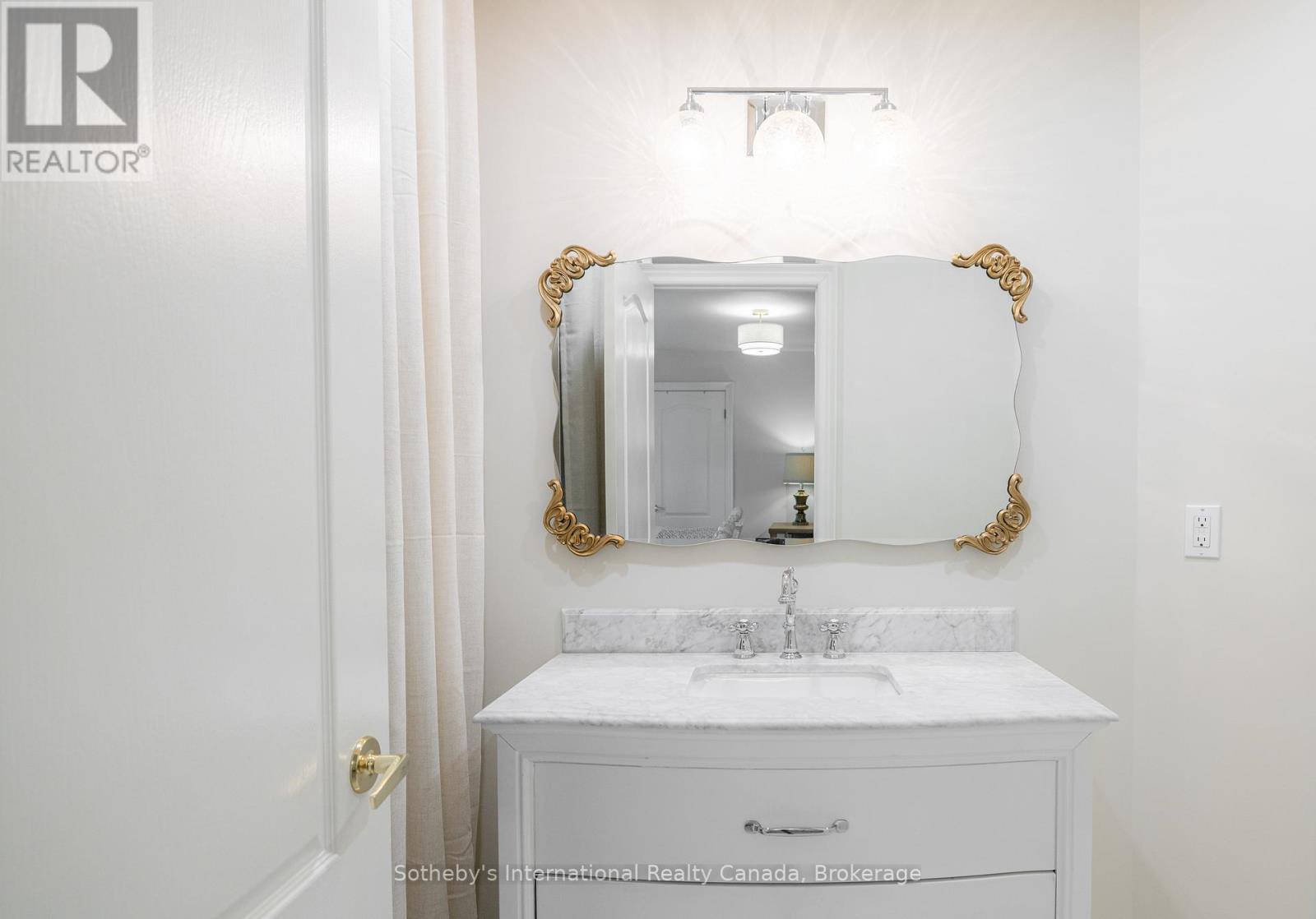 33 Edgecombe Terrace, Springwater, ON - Indoor Photo Showing Laundry Room