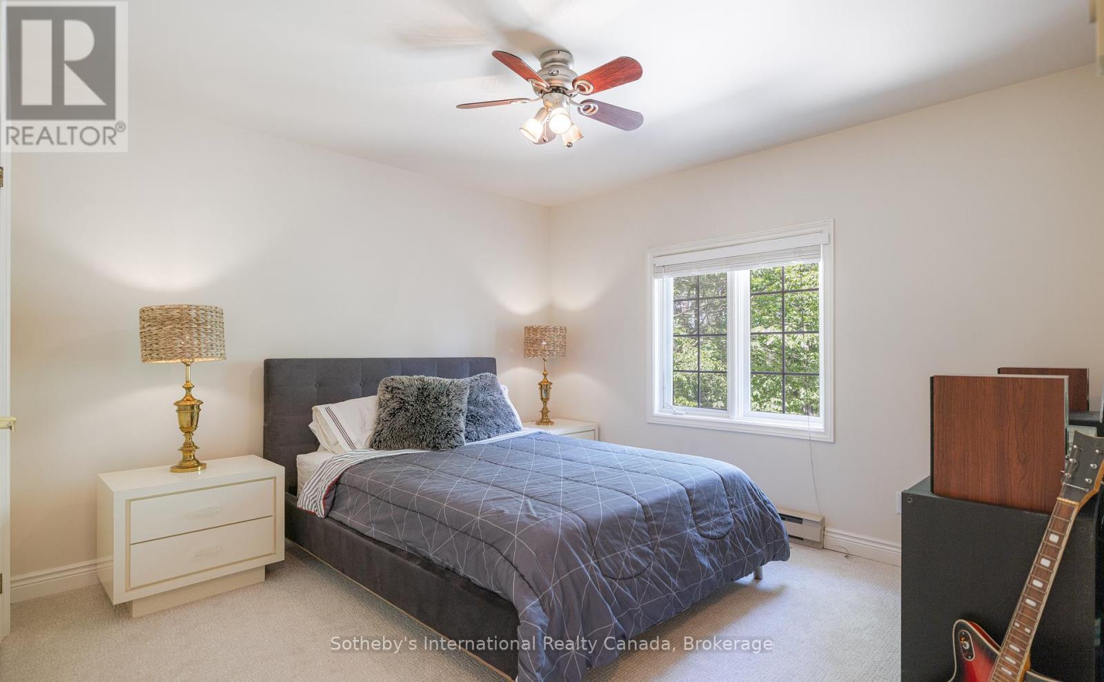 33 Edgecombe Terrace, Springwater, ON - Indoor Photo Showing Bedroom
