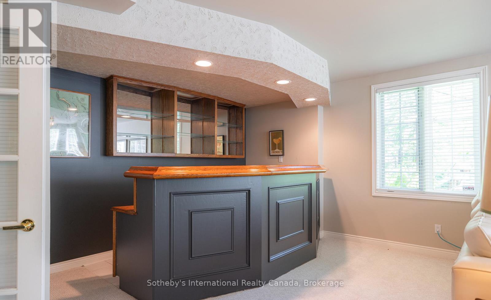 33 Edgecombe Terrace, Springwater, ON - Indoor Photo Showing Other Room