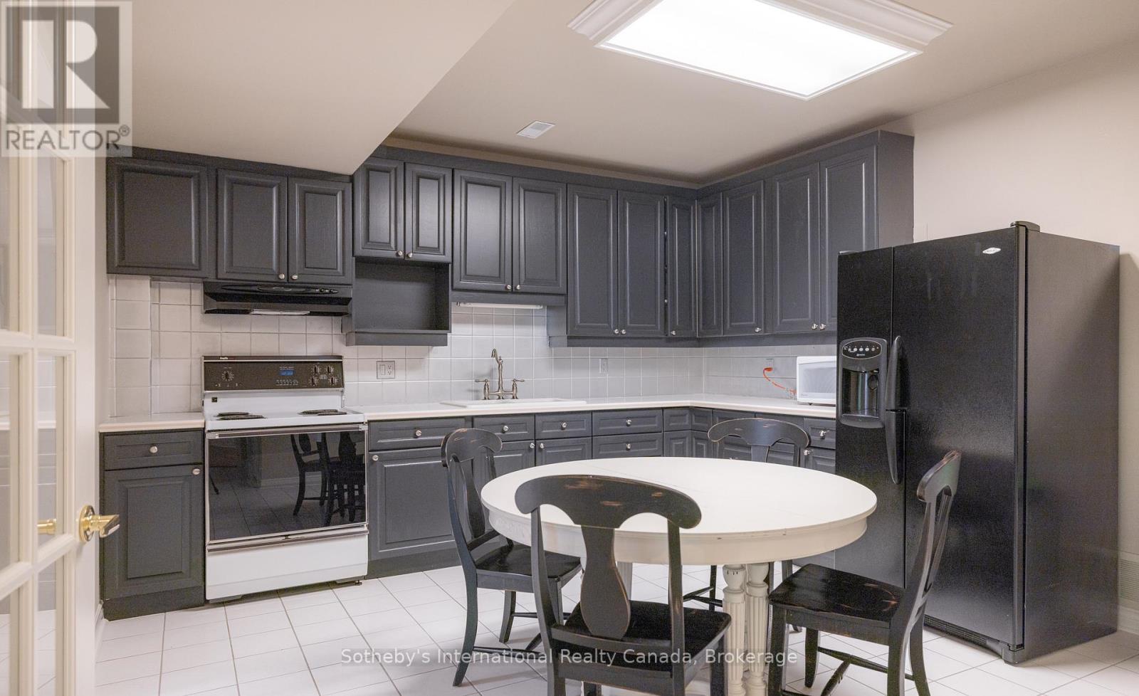 33 Edgecombe Terrace, Springwater, ON - Indoor