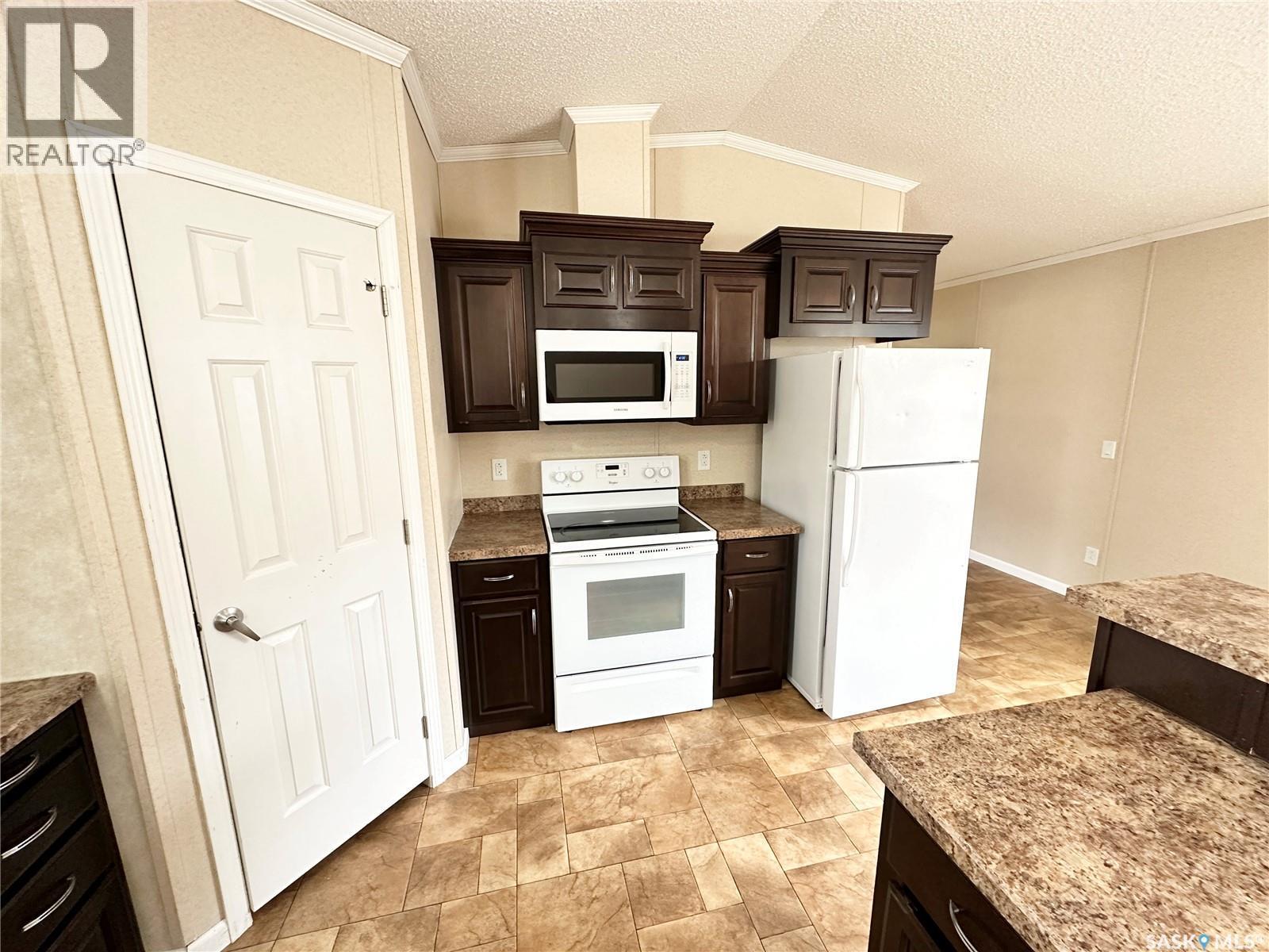 222 Brownlee Street, Weyburn, SK