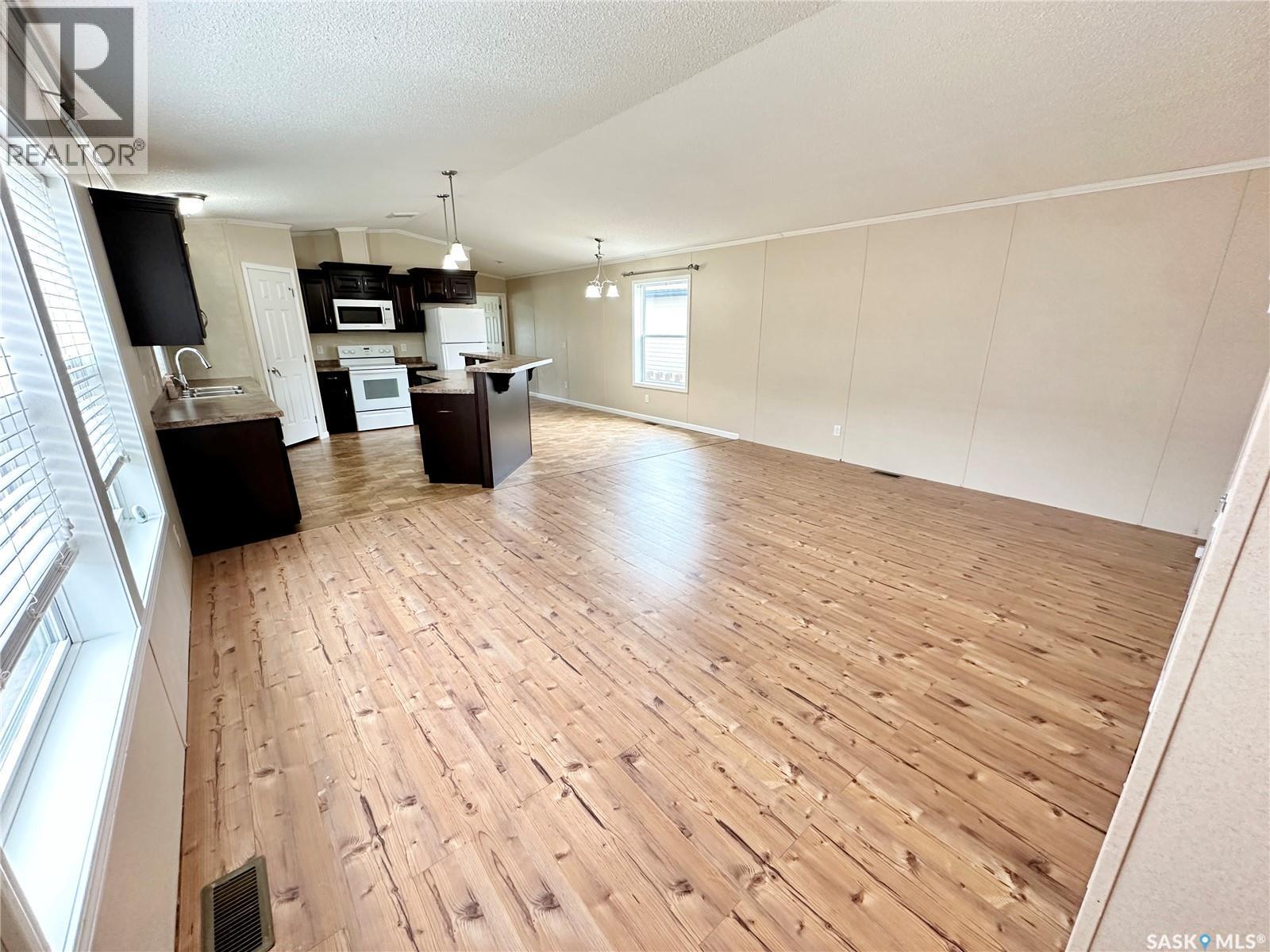 222 Brownlee Street, Weyburn, SK