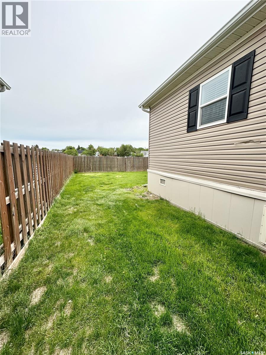 222 Brownlee Street, Weyburn, SK