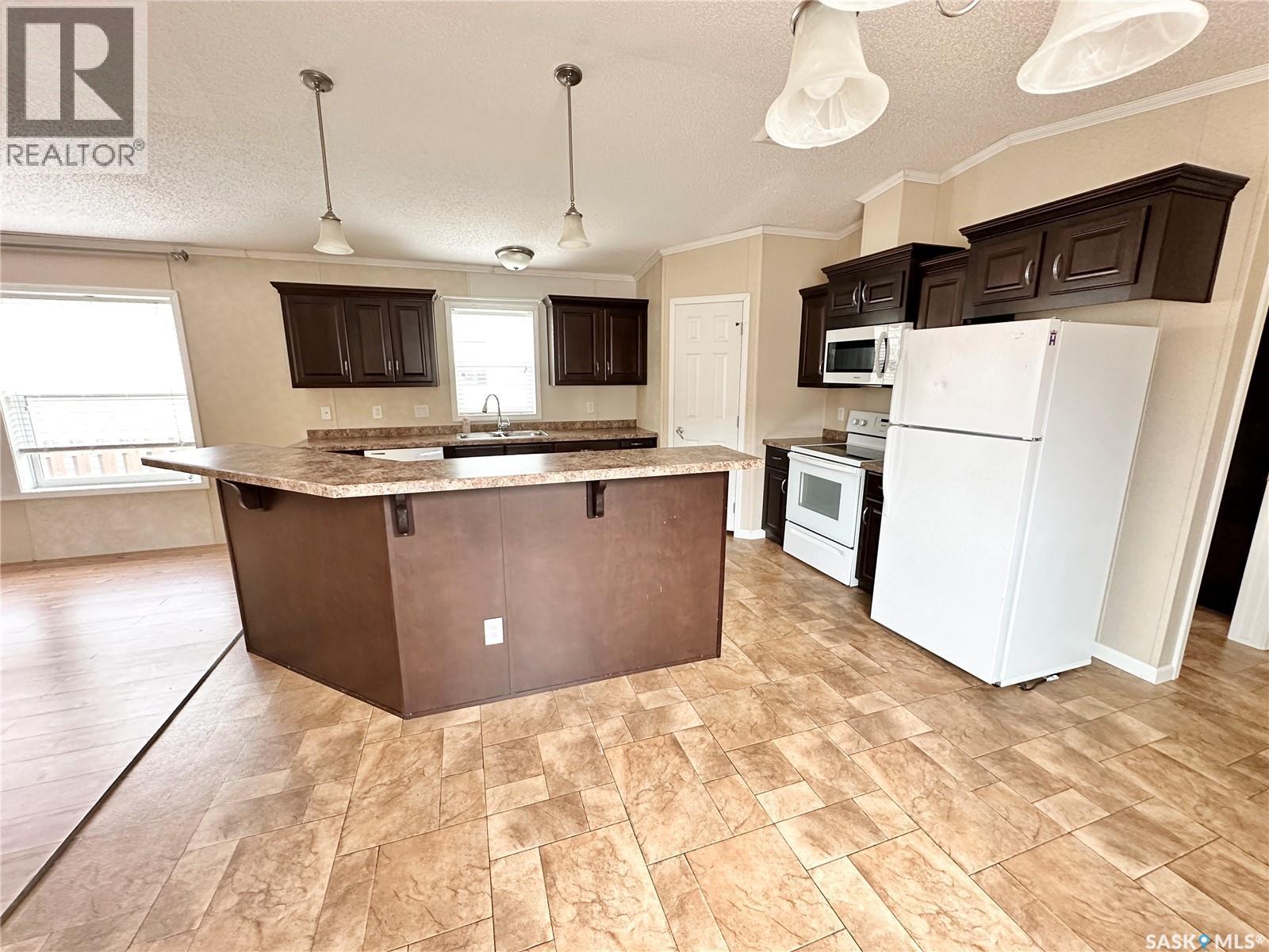 222 Brownlee Street, Weyburn, SK