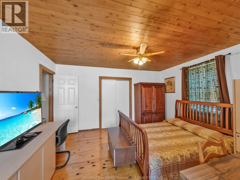 226 Cotterie Park, Leamington, ON - Indoor Photo Showing Bedroom
