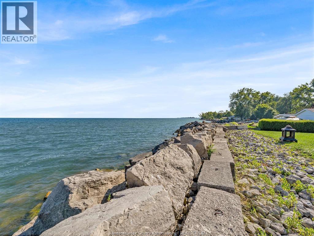 226 Cotterie Park, Leamington, ON - Outdoor With Body Of Water With View