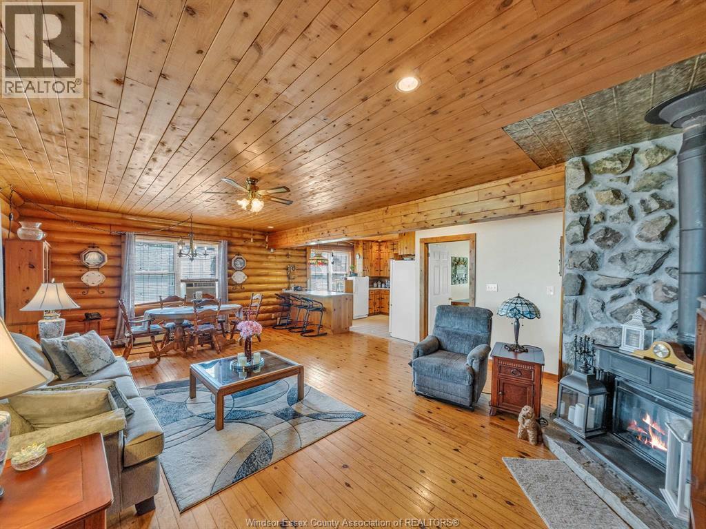 226 Cotterie Park, Leamington, ON - Indoor Photo Showing Living Room With Fireplace