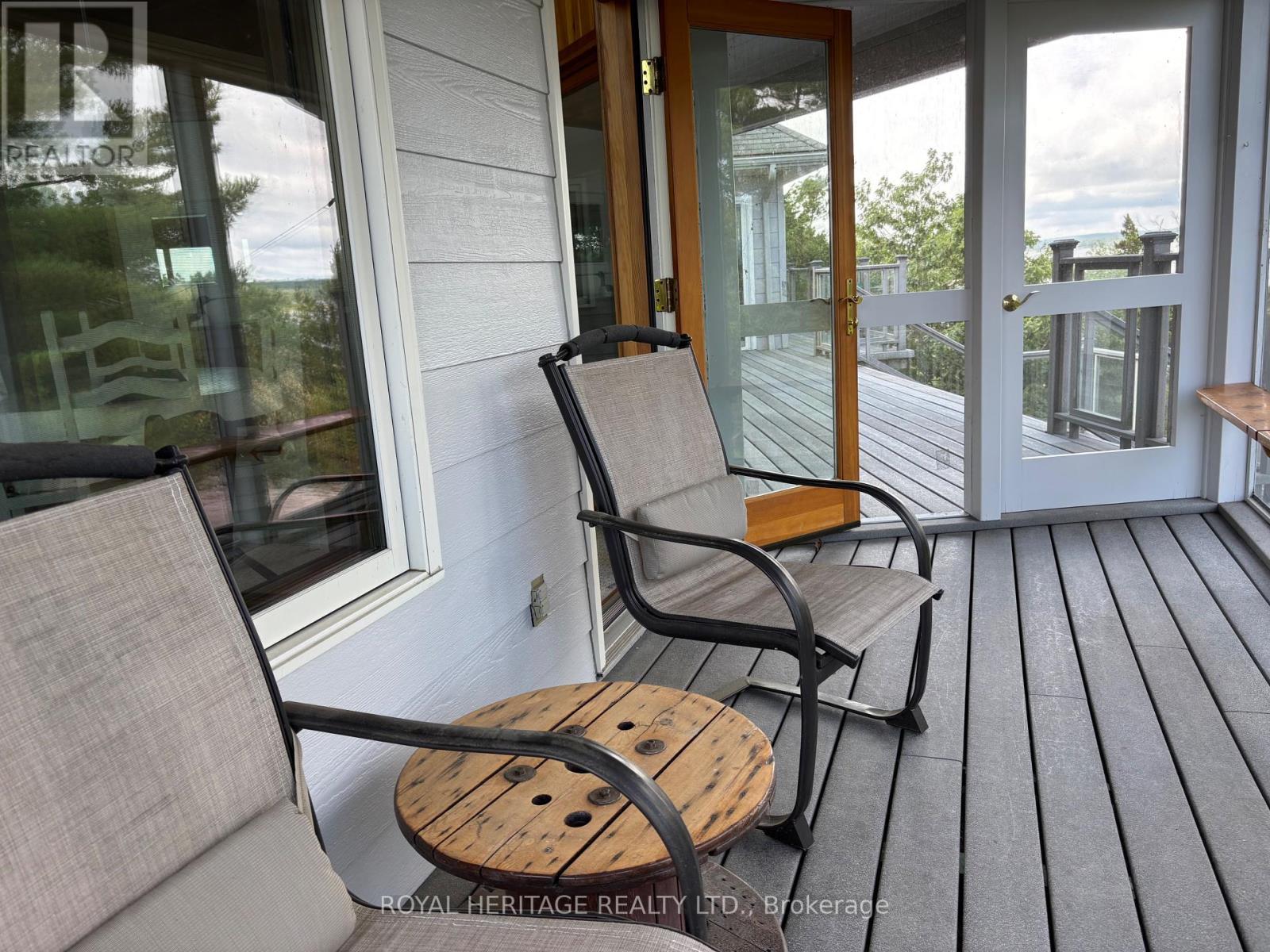 2 Spacious Screened in Porches - 7224 Island 630 Georgian Bay, Georgian Bay, ON - With Exterior