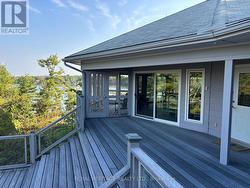 Extra Wide Staircase Entry -