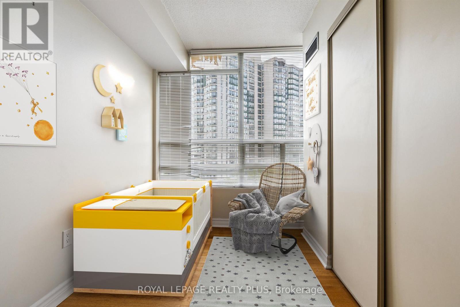 712 - 50 Kingsbridge Garden Circle, Mississauga, ON - Indoor Photo Showing Other Room