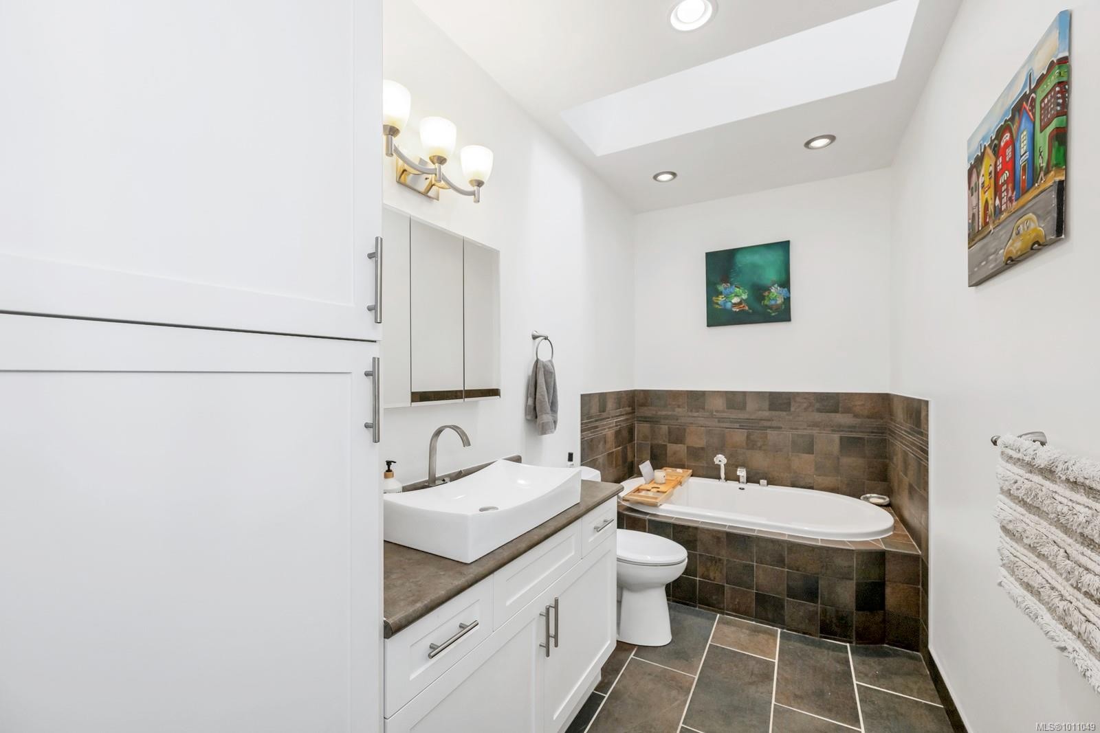 1735 Robert St, Crofton, BC